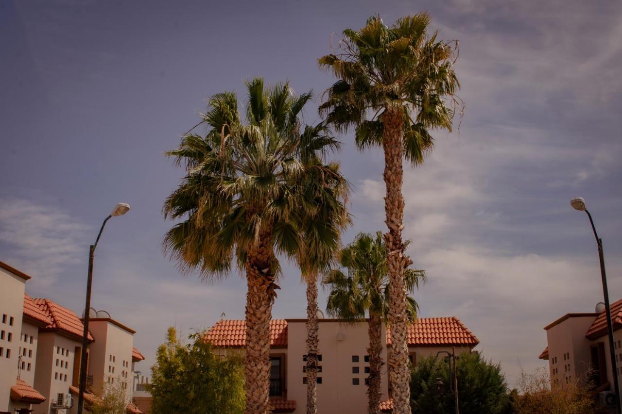 Suites Cervantes Chihuahua Exterior foto