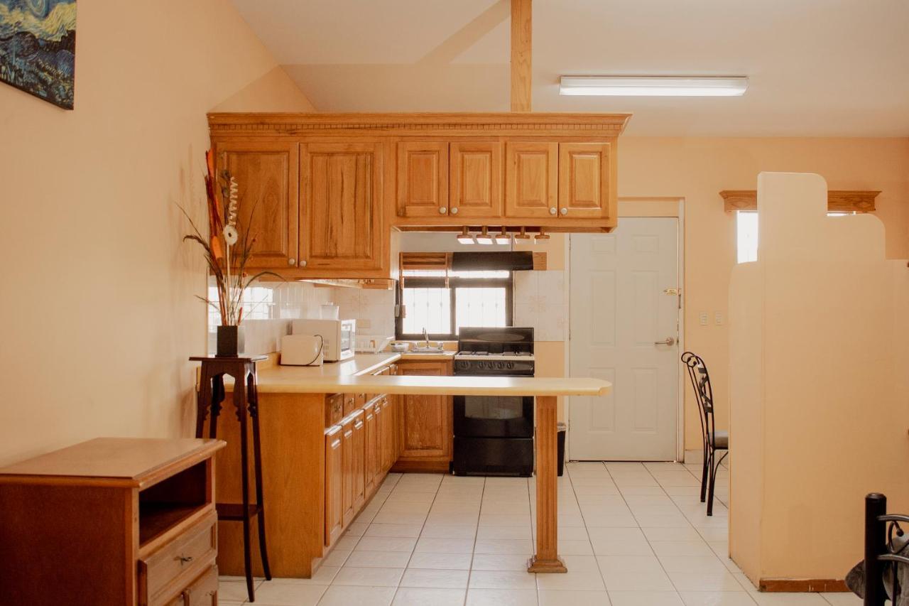 Suites Cervantes Chihuahua Exterior foto