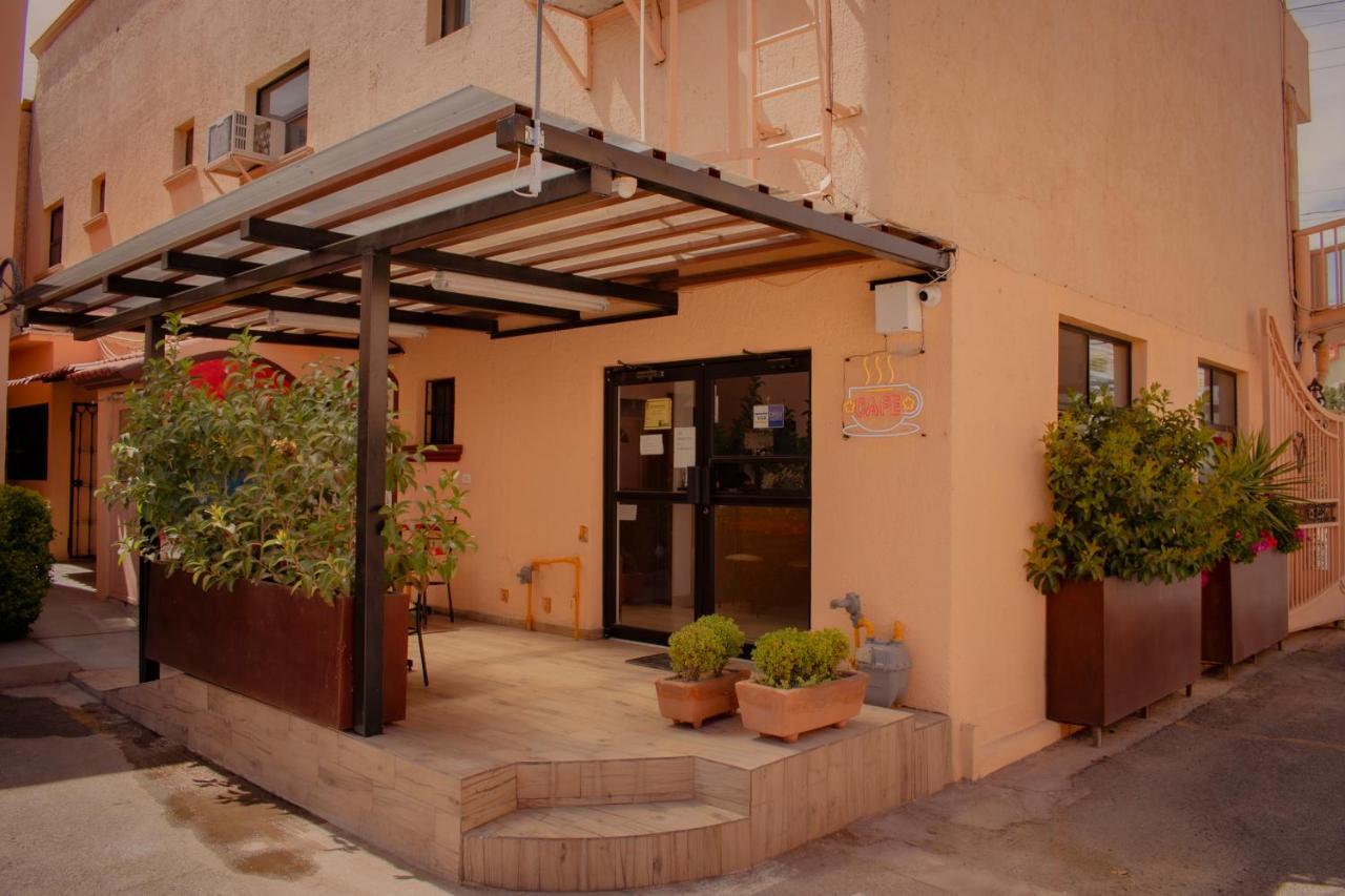 Suites Cervantes Chihuahua Exterior foto