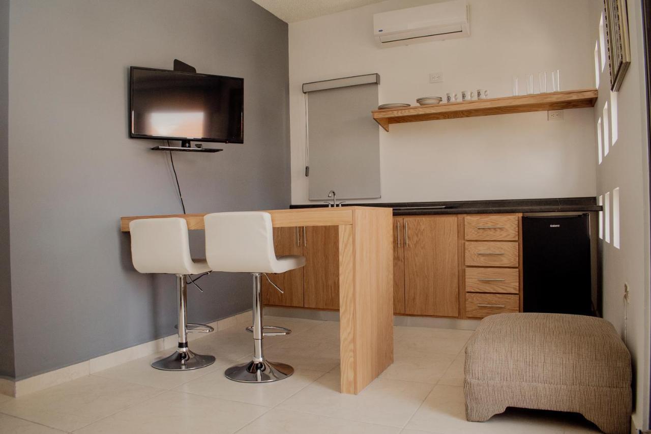 Suites Cervantes Chihuahua Exterior foto