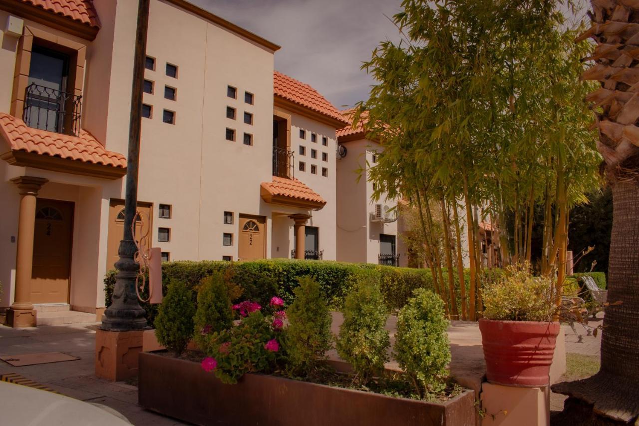 Suites Cervantes Chihuahua Exterior foto